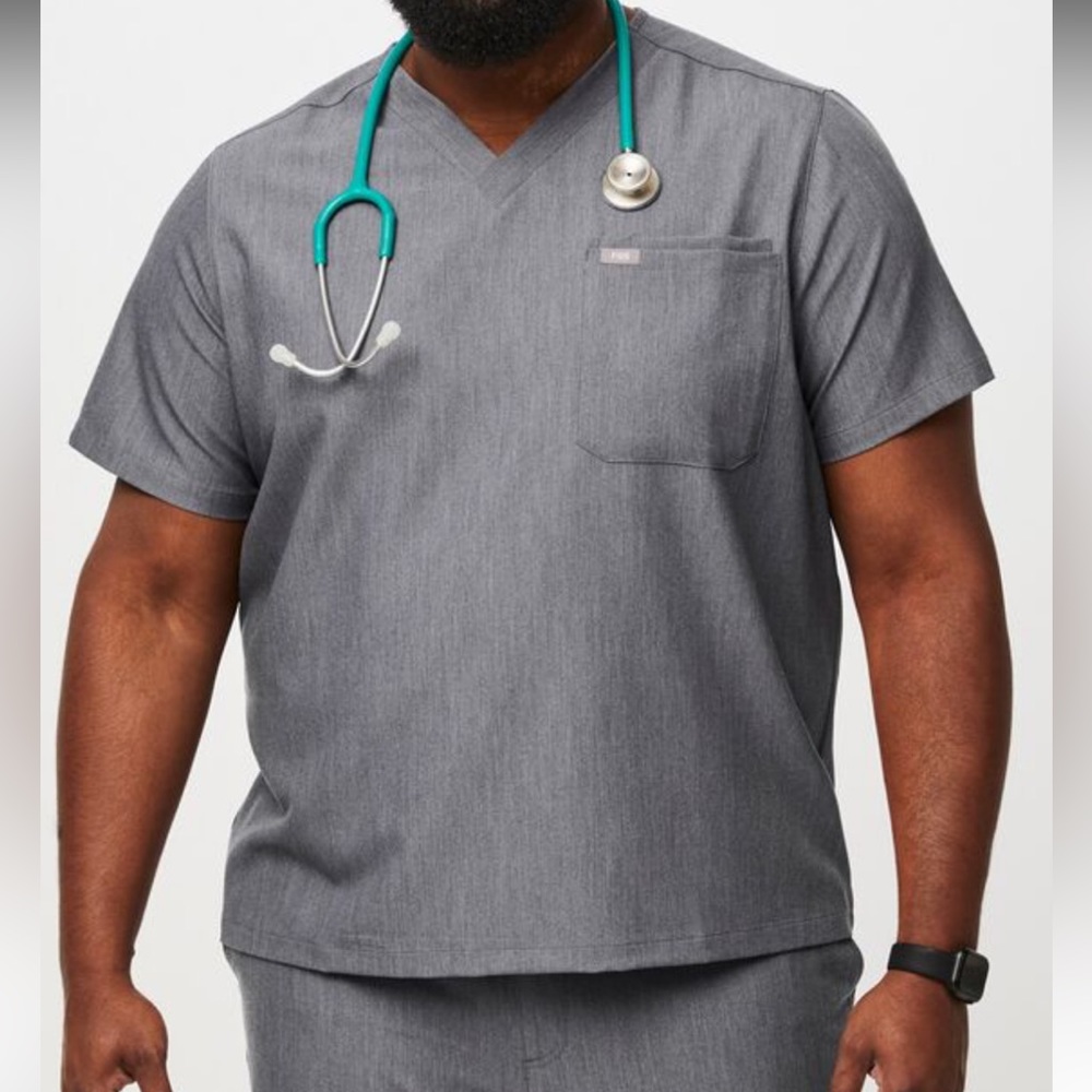 Figs Leon Three-Pocket Scrub Top - Graphite